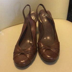 Vintage style Gianni Bini sling back heels